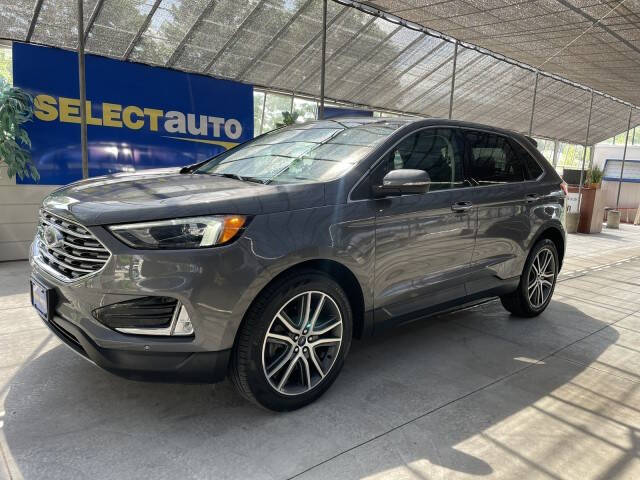 2022 Ford Edge Titanium