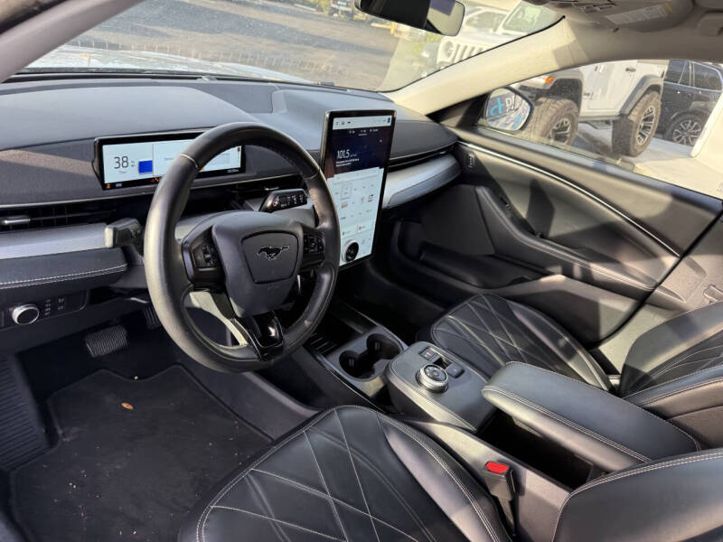 2021 Ford Mustang Mach-E Select