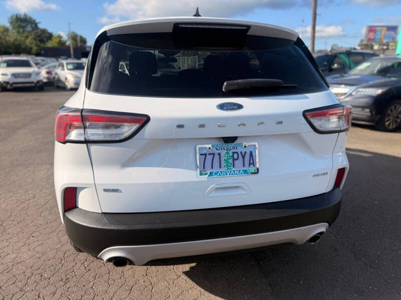 2022 Ford Escape SE