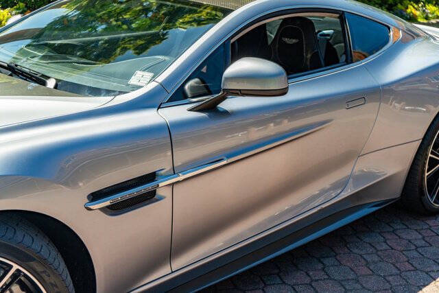 2014 Aston Martin Vanquish 24
