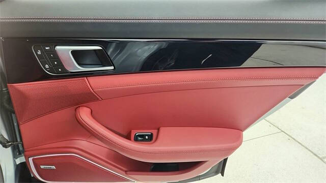 2023 Porsche Panamera Platinum Edition