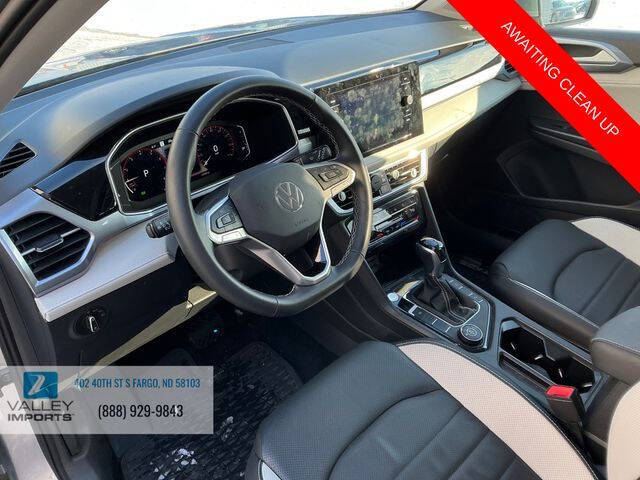 2025 Volkswagen Taos SEL 4Motion