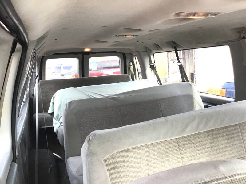 2004 Ford E-Series E-350 SD XL