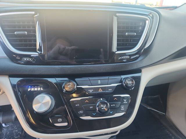 2017 Chrysler Pacifica Hybrid Touring Plus