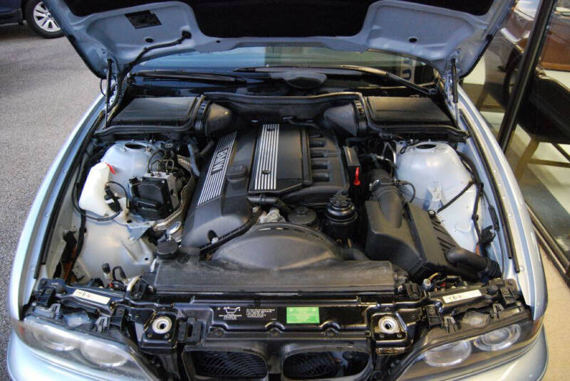 2003 BMW 5 Series 525i