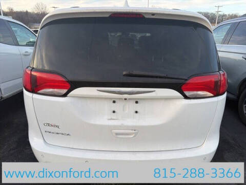 2017 Chrysler Pacifica Touring-L Plus