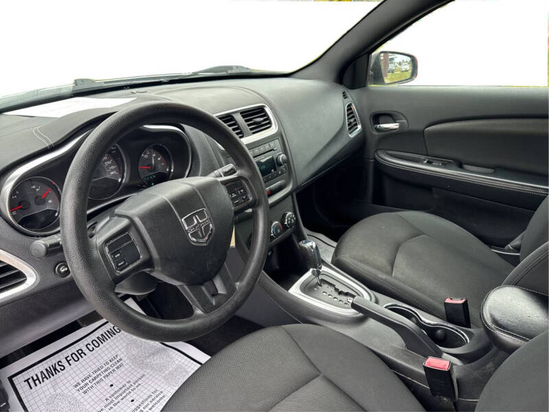 2012 Dodge Avenger SE