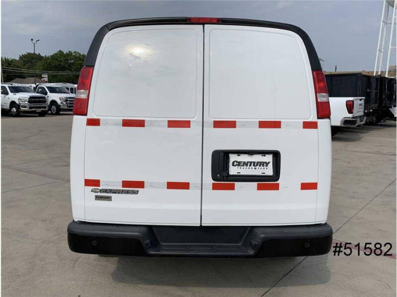 2020 Chevrolet Express 2500