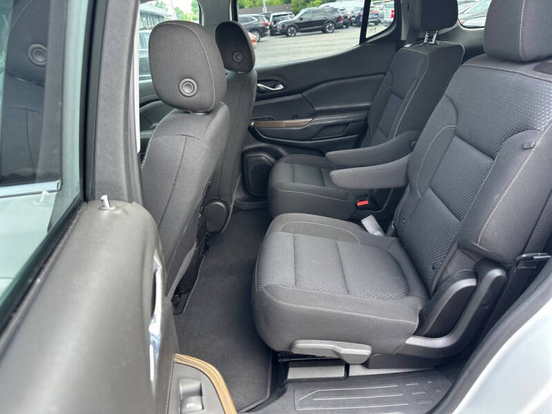 2023 GMC Acadia SLE