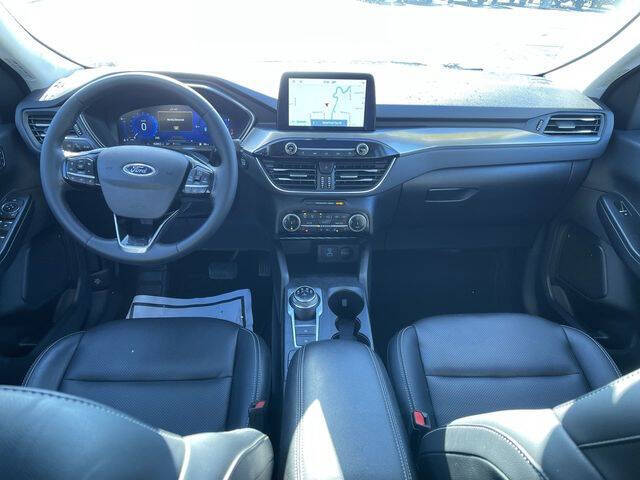 2022 Ford Escape Hybrid Titanium