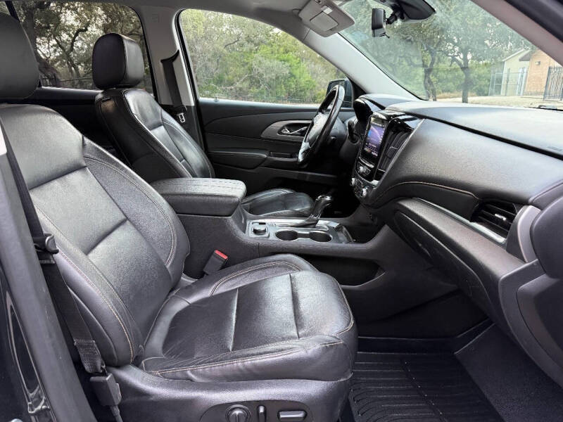 2020 Chevrolet Traverse LT Leather