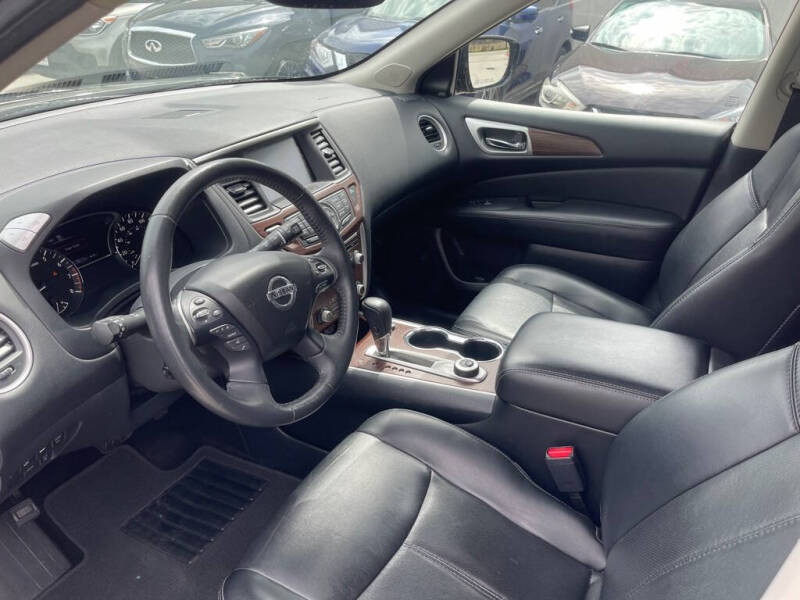 2017 Nissan Pathfinder Platinum