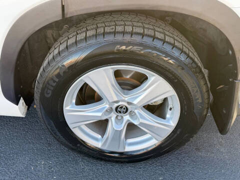 2021 Toyota Highlander LE