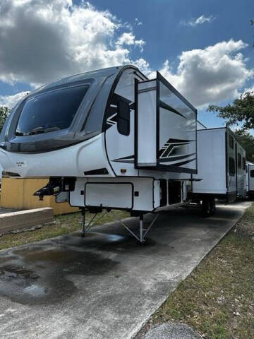 2023 Starcraft RV GSL Fifth Wheel