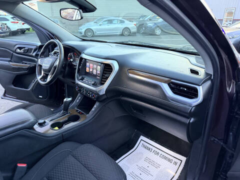 2017 GMC Acadia SLE-2