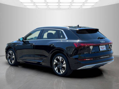 2022 Audi e-tron quattro Premium Plus