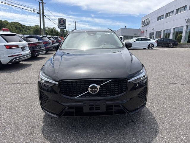 2025 Volvo XC60 B5 Plus Dark Theme