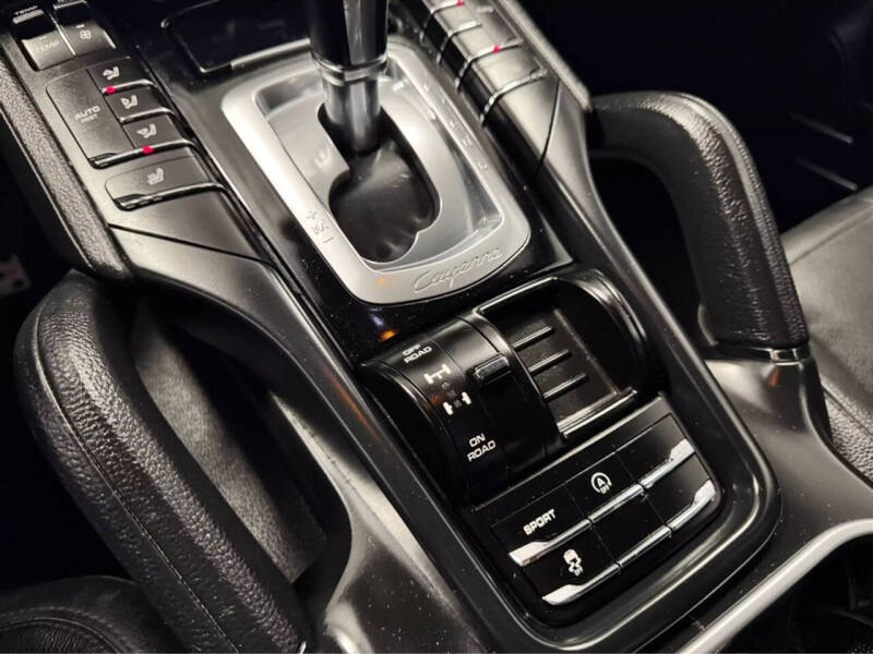 2014 Porsche Cayenne Platinum