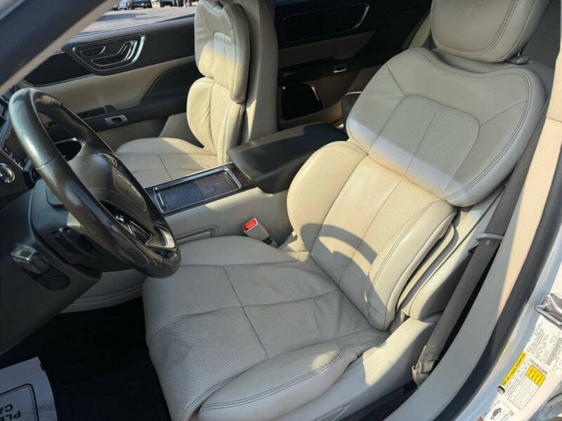 2017 Lincoln Continental Select