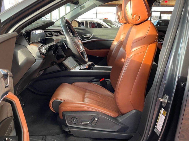 2019 Audi e-tron quattro Prestige