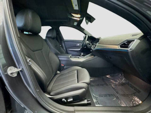 2022 BMW 3 Series 330e