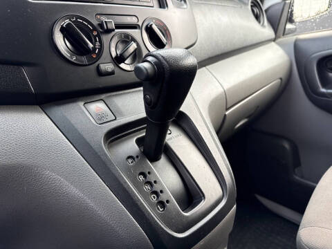 2017 Nissan NV200 SV