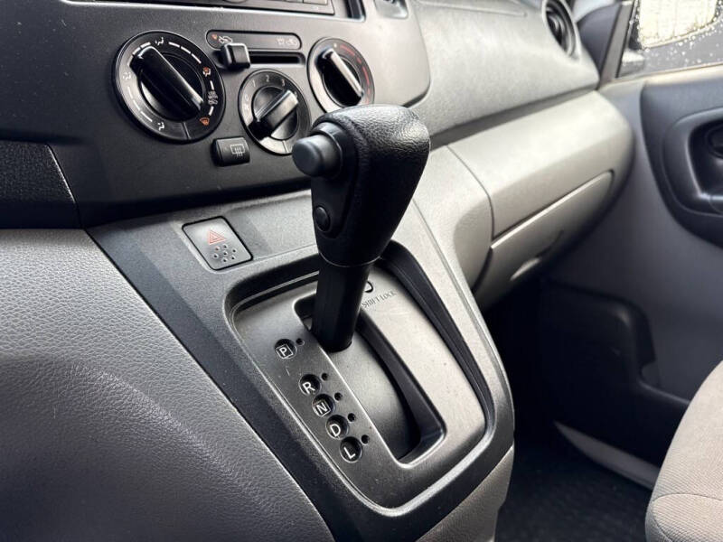 2017 Nissan NV200 SV