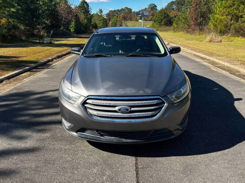2013 Ford Taurus SE