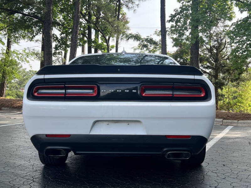 2017 Dodge Challenger R/T Plus Shaker