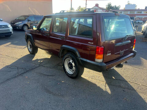 2000 Jeep Cherokee SE