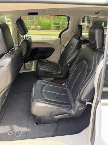 2023 Chrysler Pacifica Touring L
