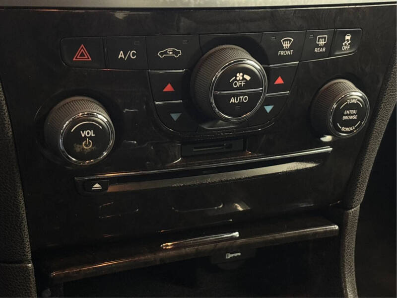 2011 Chrysler 300 Limited