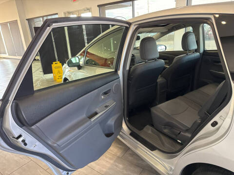 2014 Toyota Prius v Five