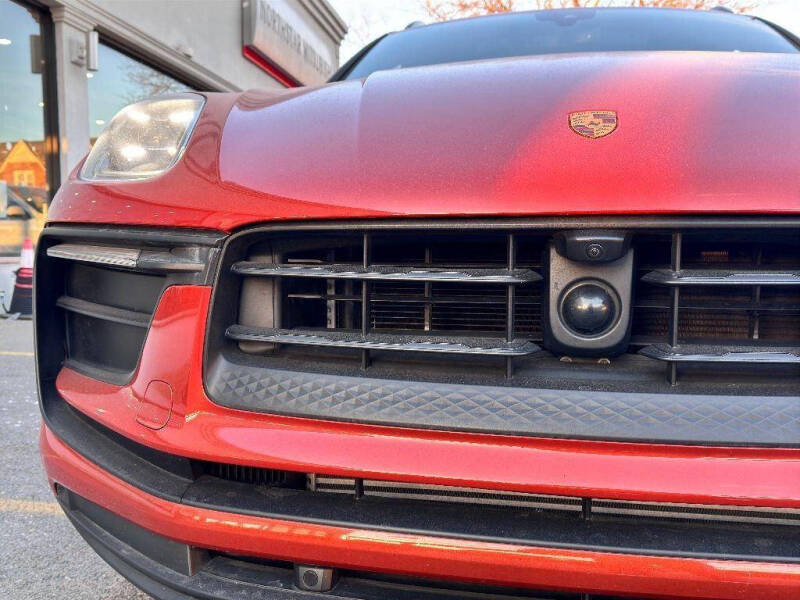 2023 Porsche Macan T