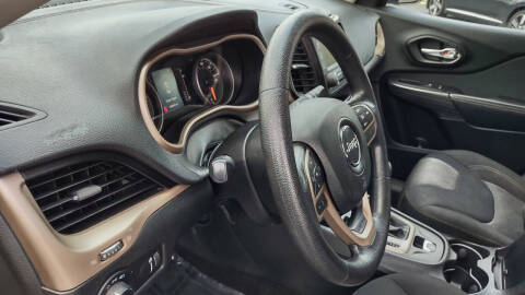 2017 Jeep Cherokee Sport