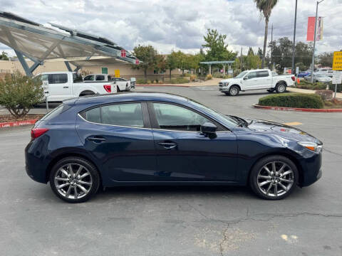 2018 Mazda MAZDA3 Touring