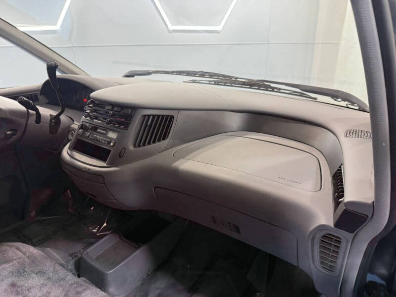 1995 Toyota Previa DX