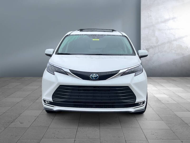 2024 Toyota Sienna XLE 7-Passenger