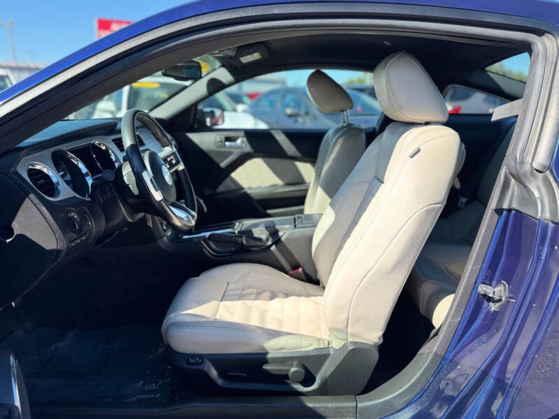 2012 Ford Mustang V6 Premium