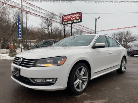 2015 Volkswagen Passat for sale at Dealswithwheels in Inver Grove Heights MN