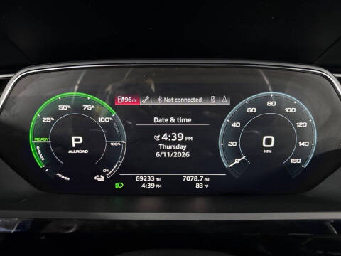 2019 Audi e-tron quattro Premium Plus