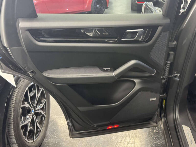 2023 Porsche Cayenne