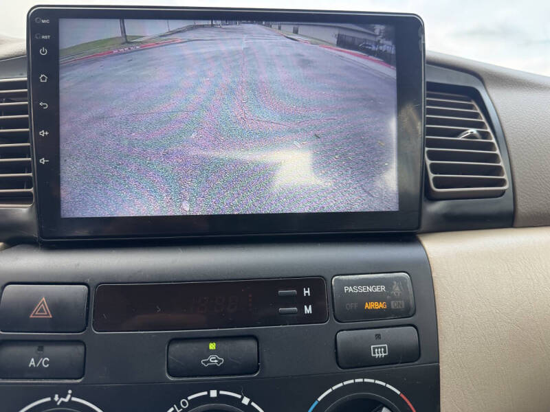 2005 Toyota Corolla LE