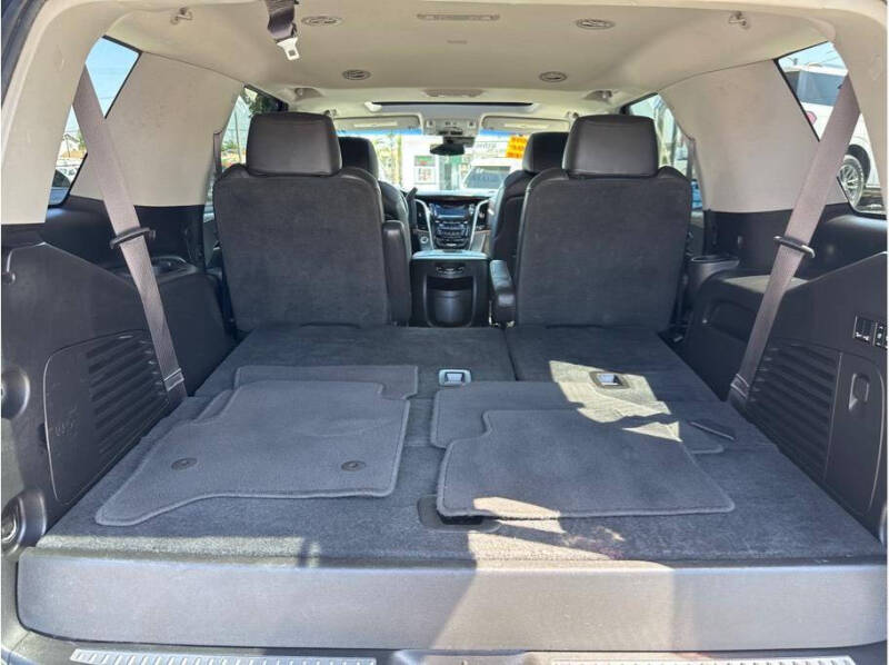 2017 Cadillac Escalade Luxury