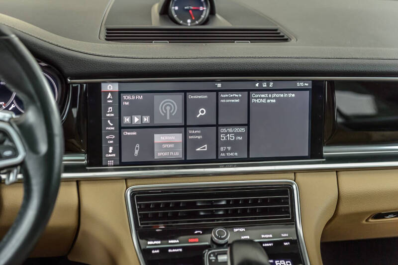 2018 Porsche Panamera 4