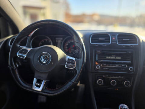 2014 Volkswagen GTI Wolfsburg Edition PZEV
