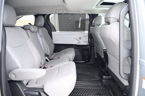 2025 Toyota Sienna XLE 8-Passenger