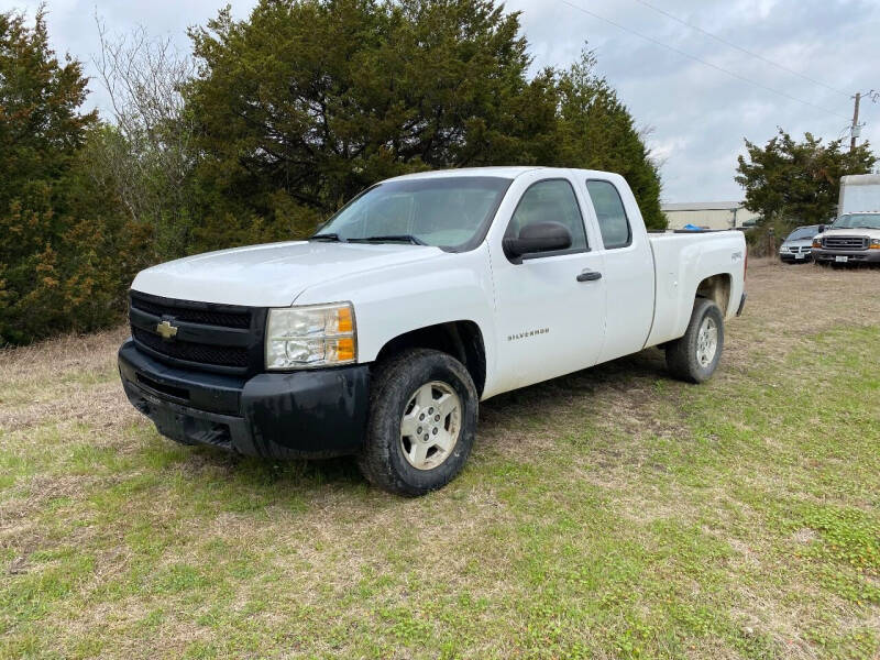 2011 Chevrolet Silverado 1500 for sale at CAVENDER MOTORS in Van Alstyne TX
