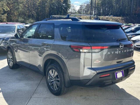 2025 Nissan Pathfinder SV