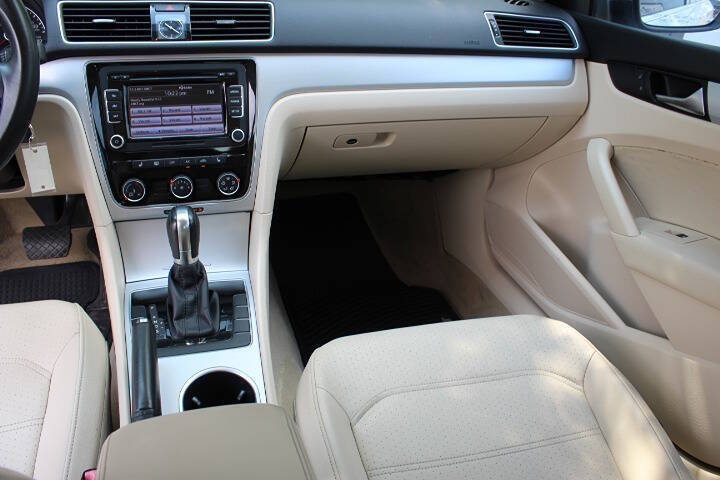 2013 Volkswagen Passat SE